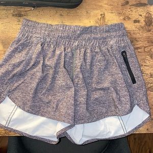 Lululemon tracker short 4”